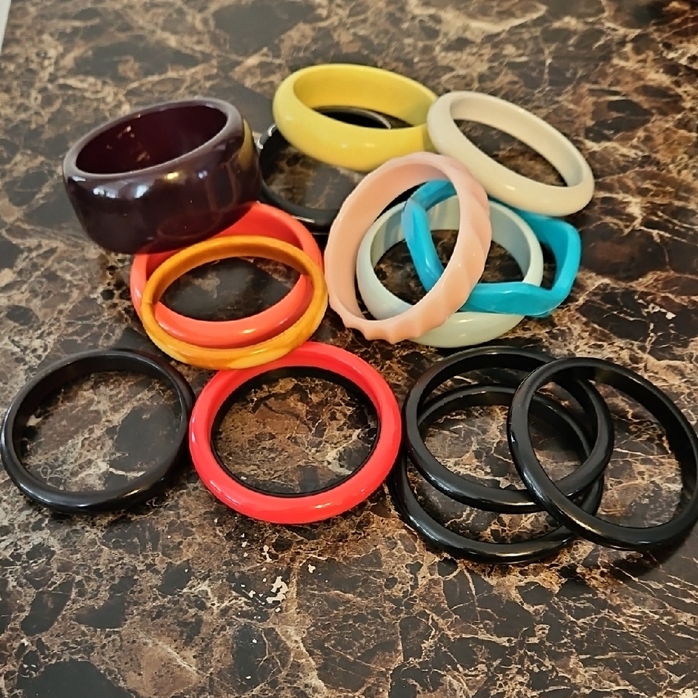 Vintage Mixed Plastic Bangle Lot (15 Pieces) – Untested – Retro 60s 70s 80s